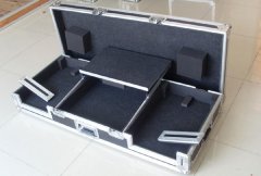 Flight cases for carrying equipments