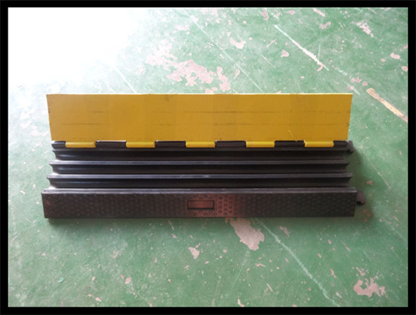 3 Channels Rubber Cable Ramp