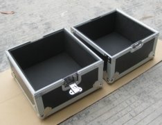 Musician's Gear Powered Pedalboard flight cases